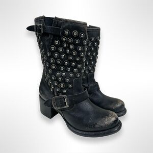 FRYE Jenna Disc pre distressed engineer boots
